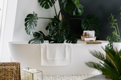 salle de bain chic et naturelle