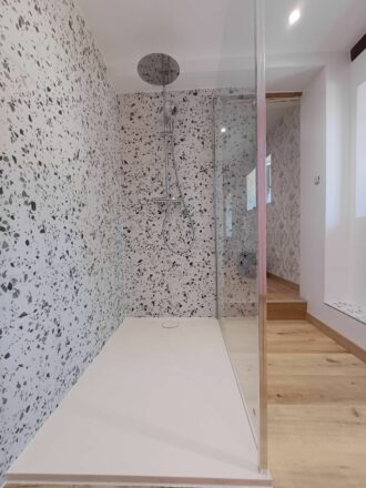 douche italienne zen par Eau et Design, rénovation complète d'un étage à Mutzig