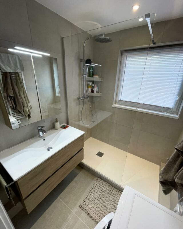 Rénovation de salle de bain fini avec des clients sympathique. #carrelage #sanitaire #renovation #arblu #magasin #salledebain #placo #entreprise #strasbourg #avant/apres #magasin